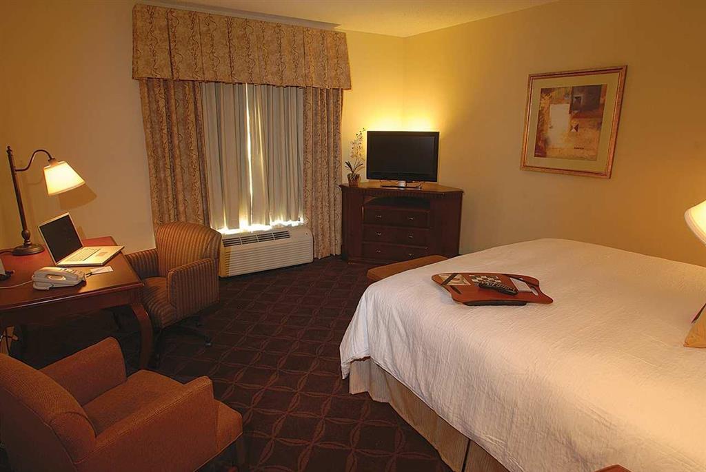 Hampton Inn & Suites Chesapeake-Battlefield Boulevard Room photo