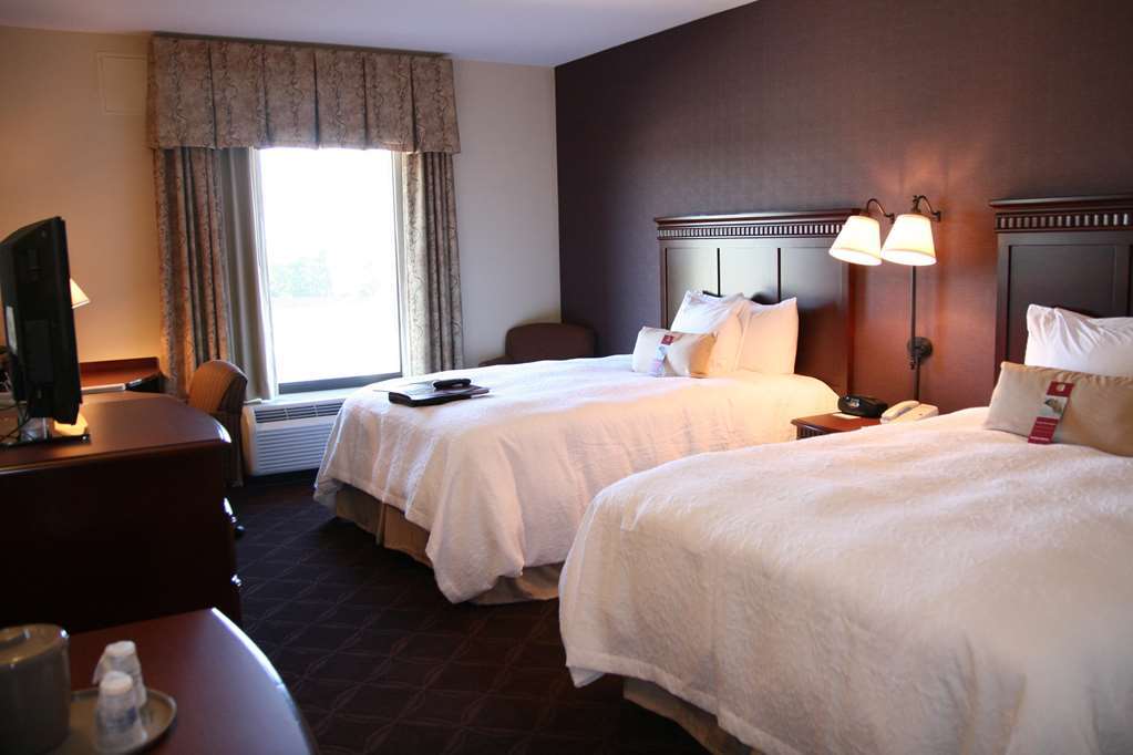 Hampton Inn & Suites Chesapeake-Battlefield Boulevard Room photo
